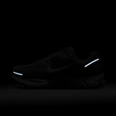 NIKE Zoom Vomero 5 Mens Sneakers