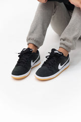 NIKE DUNK LOW SB BLACK GUM