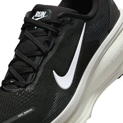 NIKE Vomero 18 Mens Sneakers